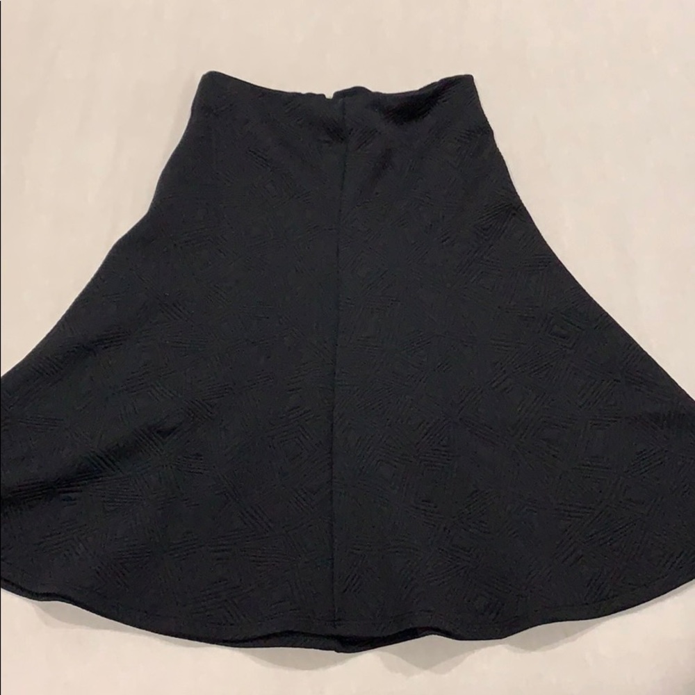 ❌SOLD❌ Black Geometric Fit & Flare Midi Skirt